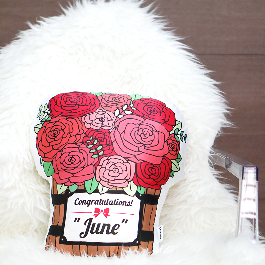 หมอนช่อกุหลาบในถังไม้ Rose Wooden Bucket