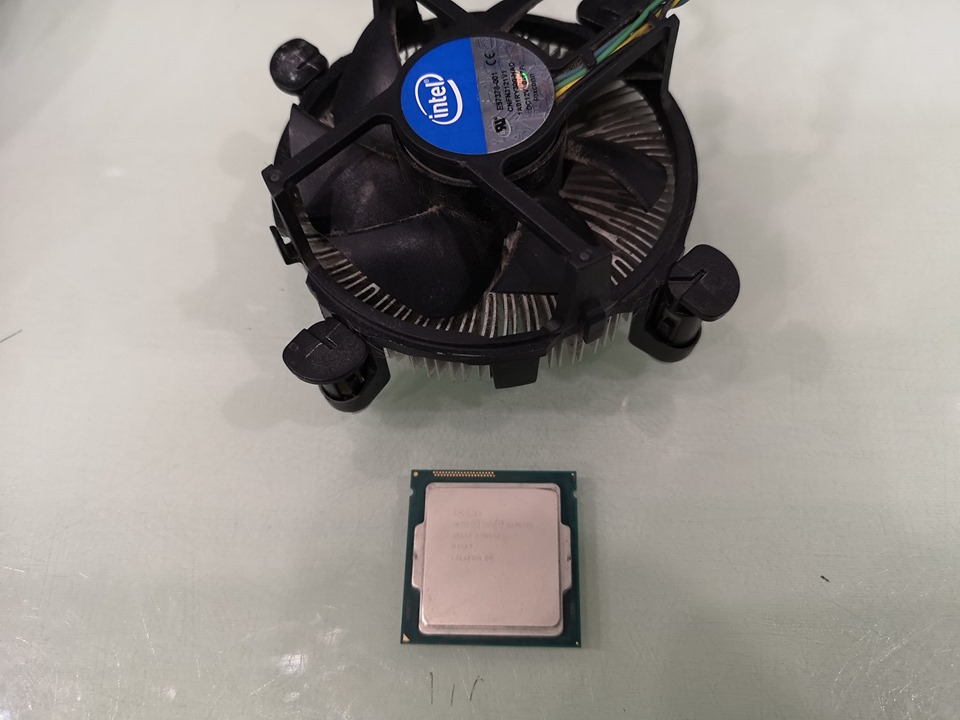 Intel® Core™ i5-4670K + Fan