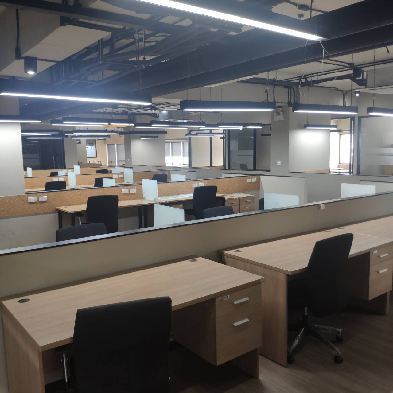 ไอทีเอฟ สีลม พาเลส (ITF-Silom Palace) สำนักงานให้เช่าย่านสีลม ศูนย์กลางธุรกิจ(CBD)ของกรุงเทพฯ ใกล้สถานีรถไฟฟ้า BTS ช่องนนทรี เพียง 350 ม.