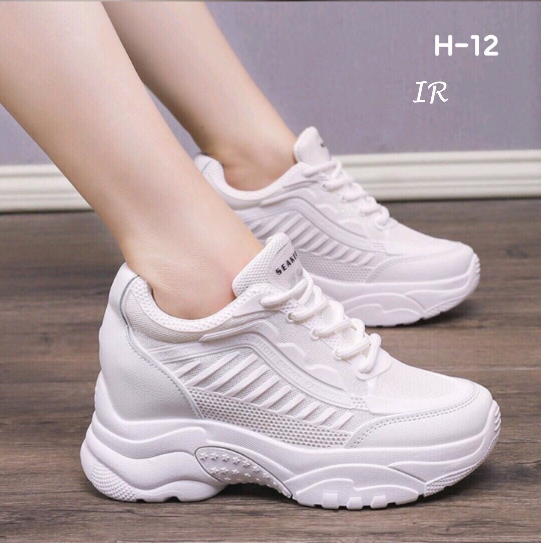 รองเท้าผ้าทรงSportแต่งแถบกลิตเตอร์