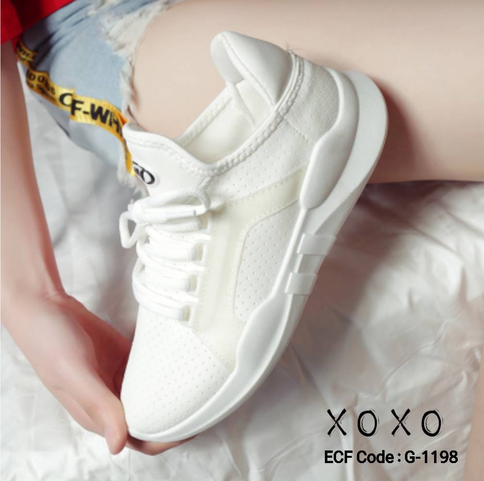 รองเท้าผ้าใบเรียบสไตล์ Sport (สีขาว)