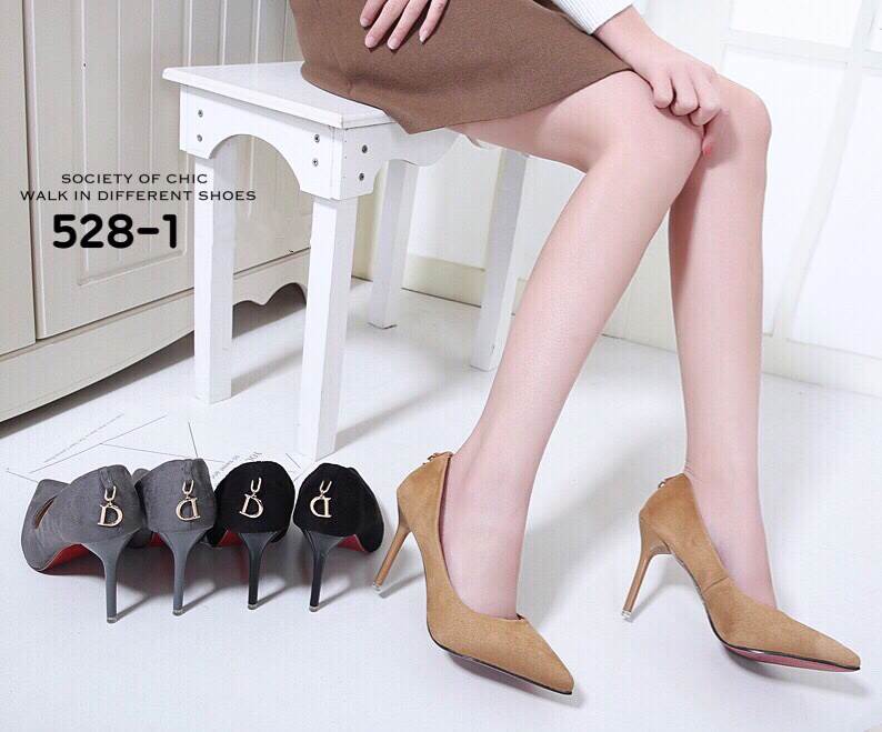 รองเท้าคัทชูส้นสูง Style Dior (สีแทน)
