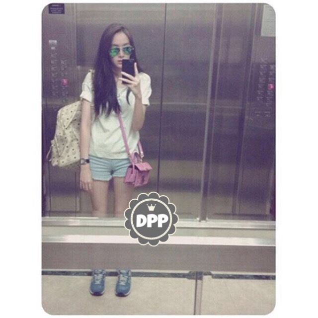 กระเป๋าเป้ MCM (สีครีม)