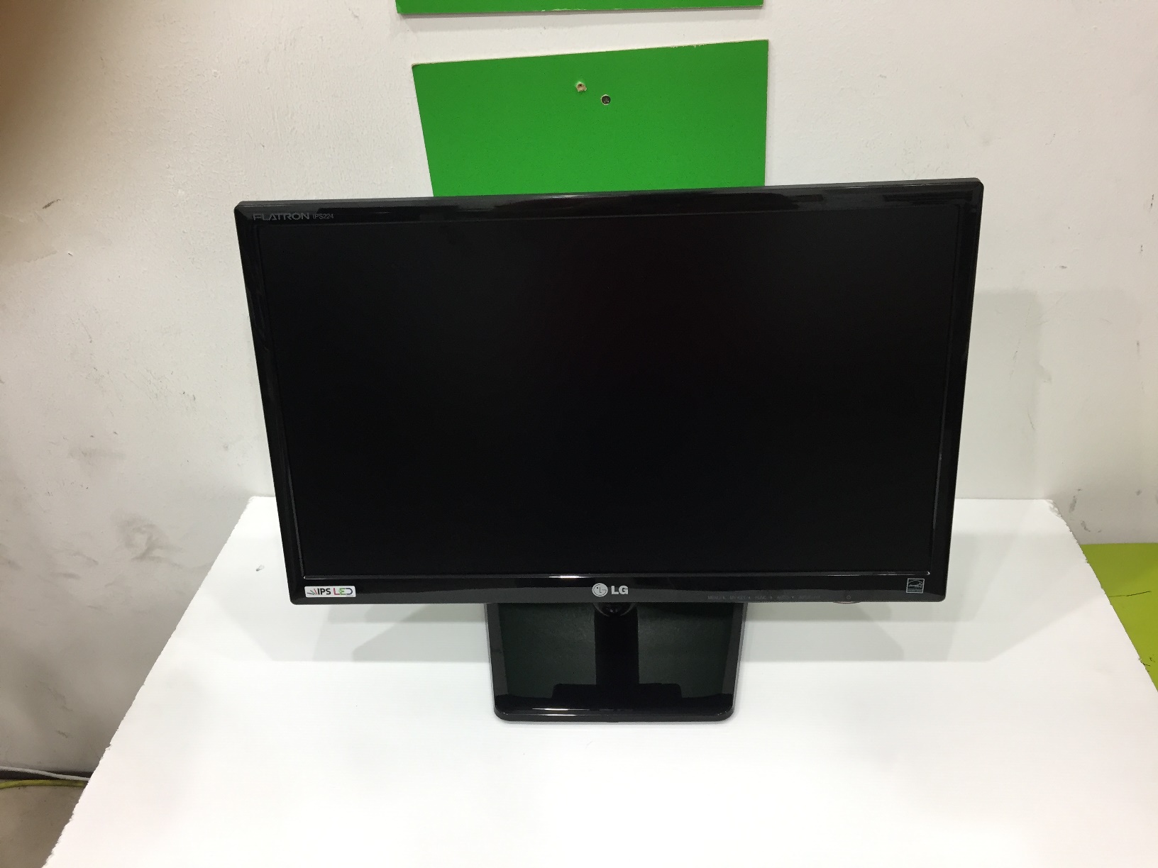 LG IPS224T-PN 22" LED IPS