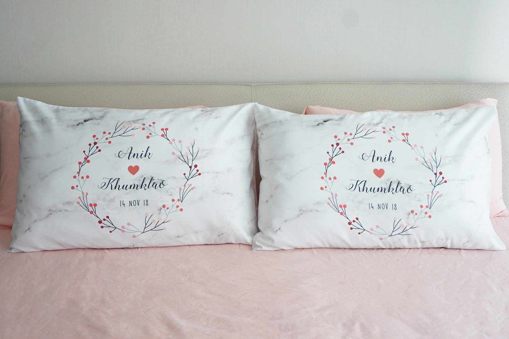 ปลอกหมอนหนุนคู่ลายหินอ่อน Petite Floral Frame - Black