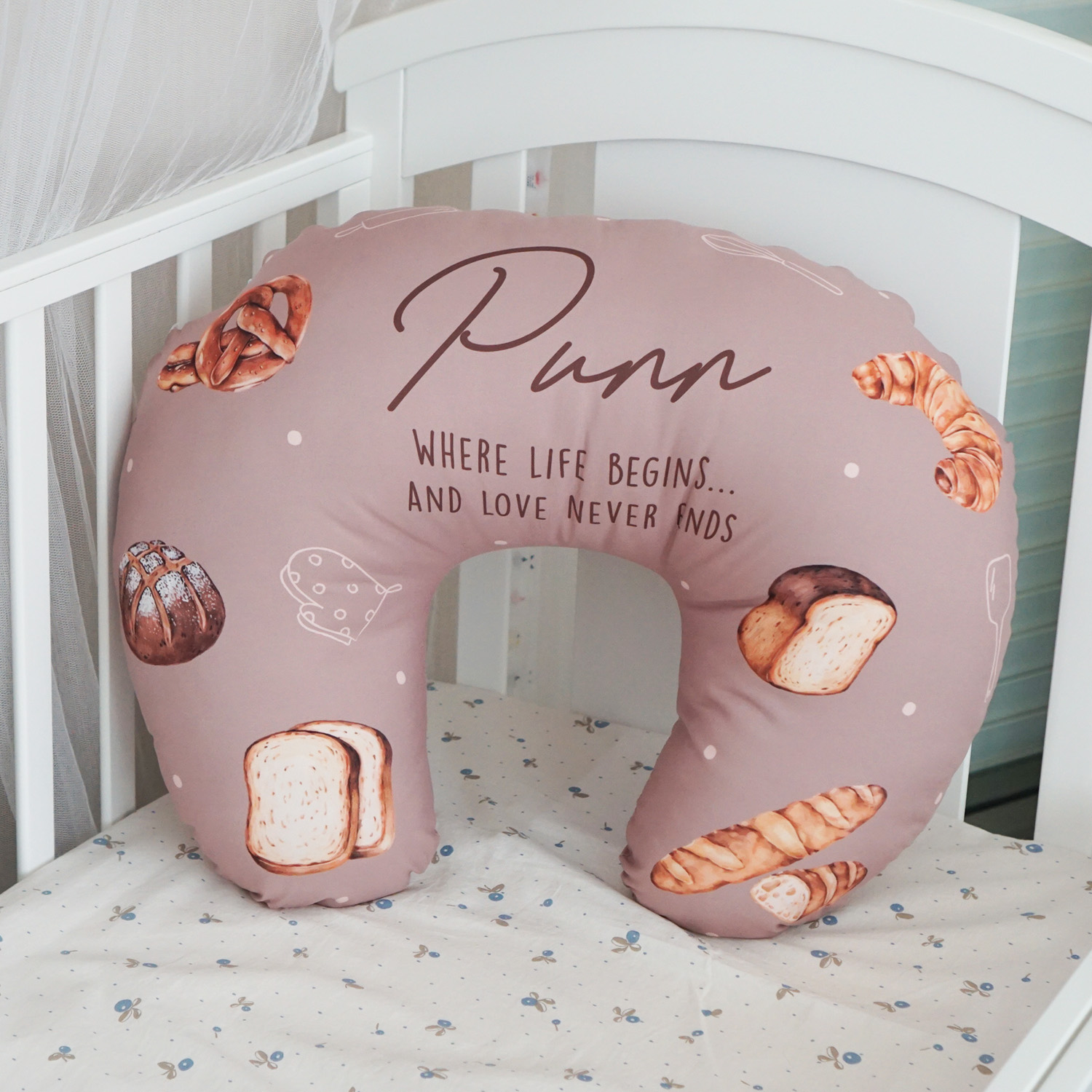 หมอนรองให้นม สั่งทำใส่ชื่อ ลาย Bread - Brown