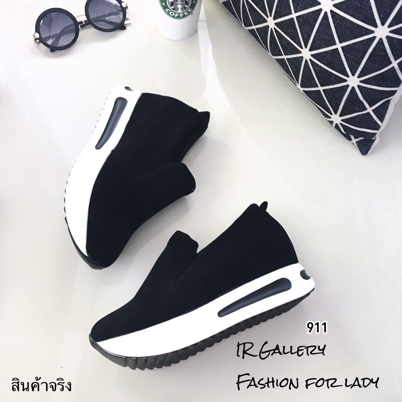 รองเท้าผ้าใบเสริมส้นทรงสวม (สีเทา)