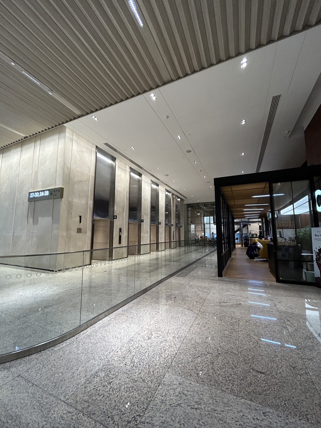 อาคารเซ็นทรัลเวิลด์ ออฟฟิศเศส (CentralwOrld Offices) สำนักงานให้เช่าใจกลางกรุงเทพฯ ติดห้างเซ็นทรัลเวิลด์ ราชดำริ ราชประสงค์ ปทุมวัน