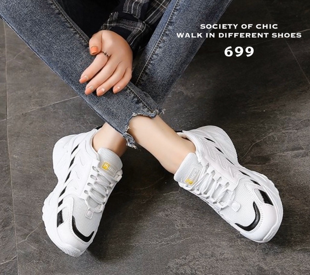 รองเท้าผ้าใบกันลื่นสไตล์สปอร์ต (สีขาว)