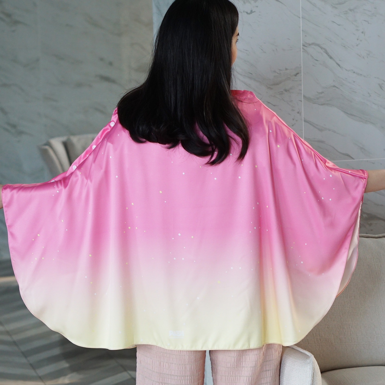 ผ้าคลุมให้นม (รุ่นมีกระดุม ถอดโครงได้) พร้อมส่ง ลาย Planet and Friends - Pink Yellow