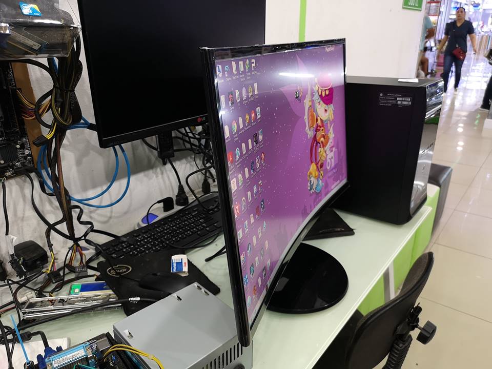 SAMSUNG 27" LC27F390FHEXXT Curve LED