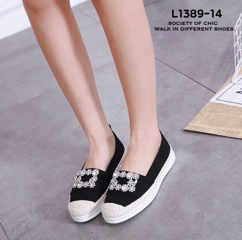 รองเท้าคัทชูสวมแต่งเพชร (สีแดง)