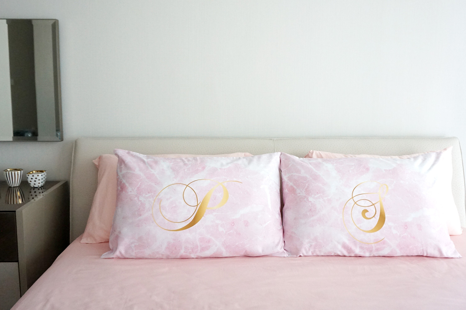 ปลอกหมอนหนุนคู่ลายหินอ่อน Pink Marble - Calligraphy - Gold