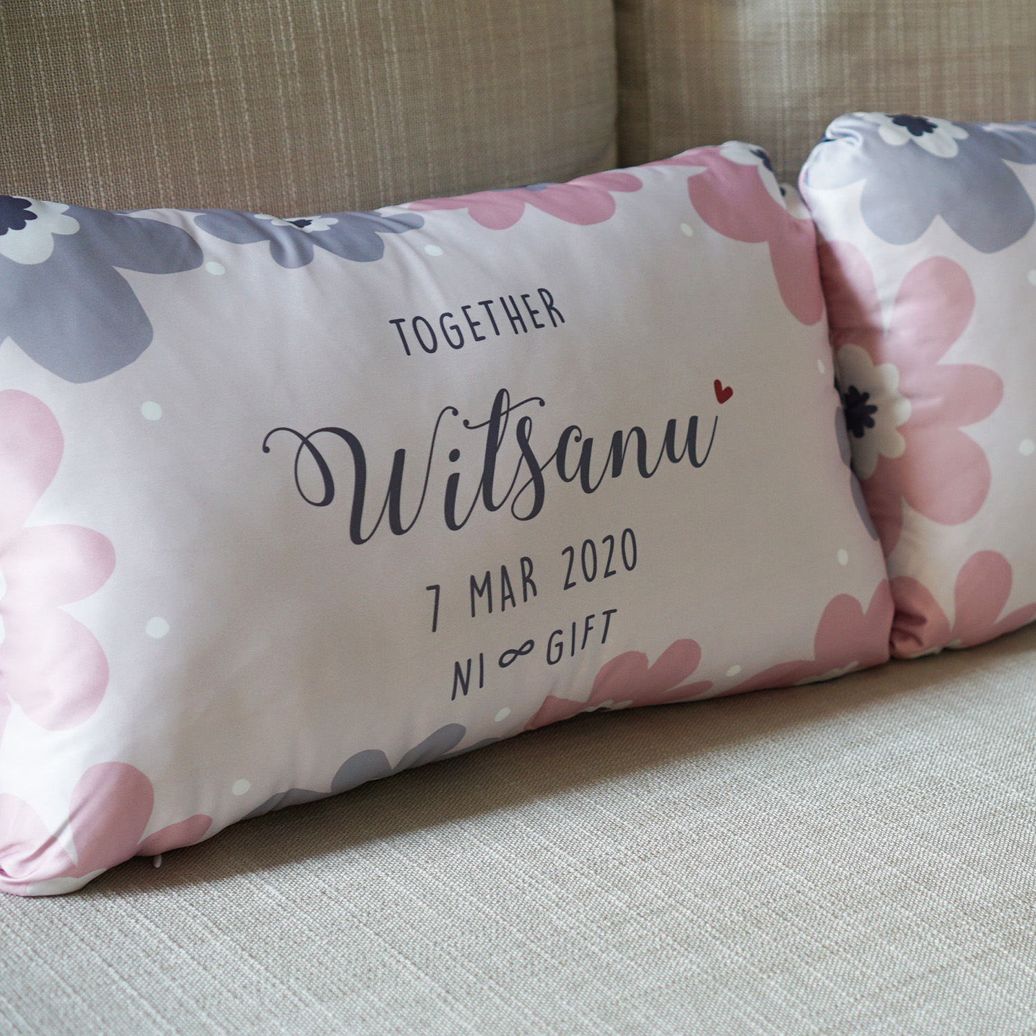 หมอนอิงทรงสี่เหลี่ยมยาว Big Flower - Pink (ราคาต่อใบ)