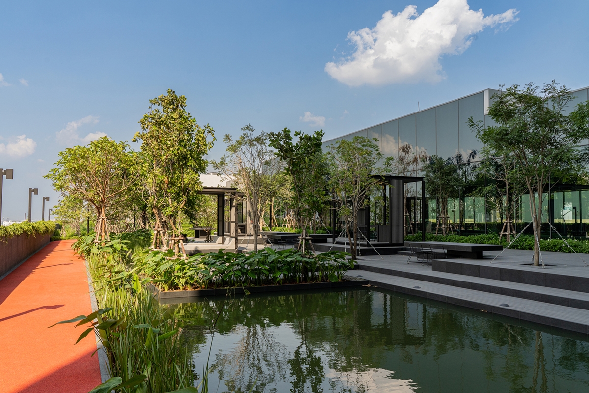 เอไอเอ อีสต์ เกตเวย์ (AIA East Gateway) สำนักงานให้เช่า ติดถนนบางนา-ตราด ใกล้รถไฟฟ้า MRT สายสีเหลือง สถานีศรีเอี่ยม 350 เมตร