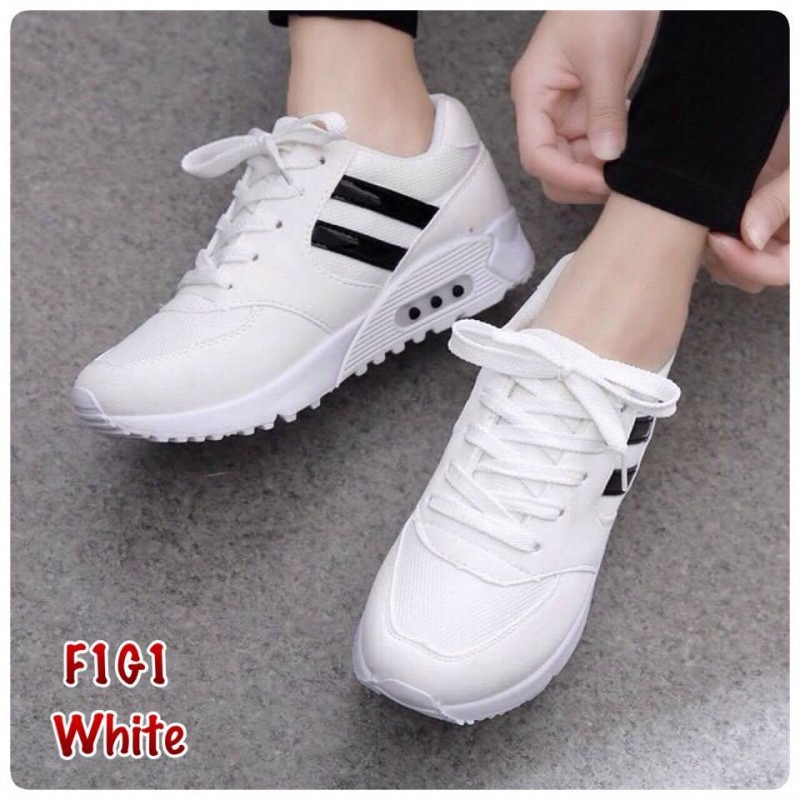 รองเท้าผ้าใบ Sport แต่งแถบ (สีดำ)