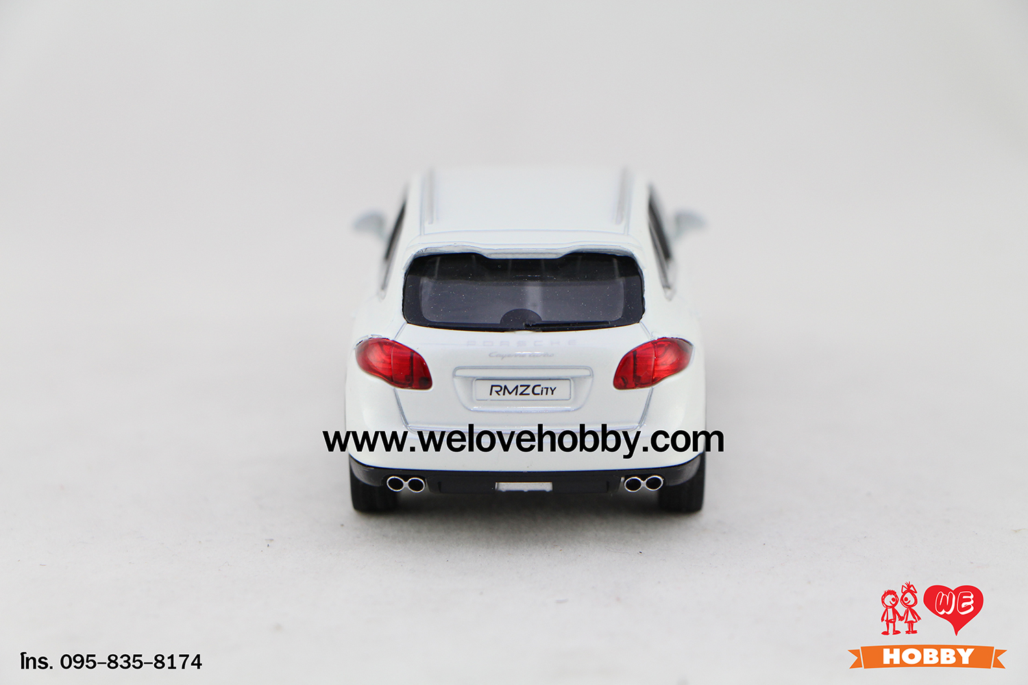 โมเดลรถซุปเปอร์ คาร์ Porsche Cayenne Turbo S สีขาว Scale 1:32
