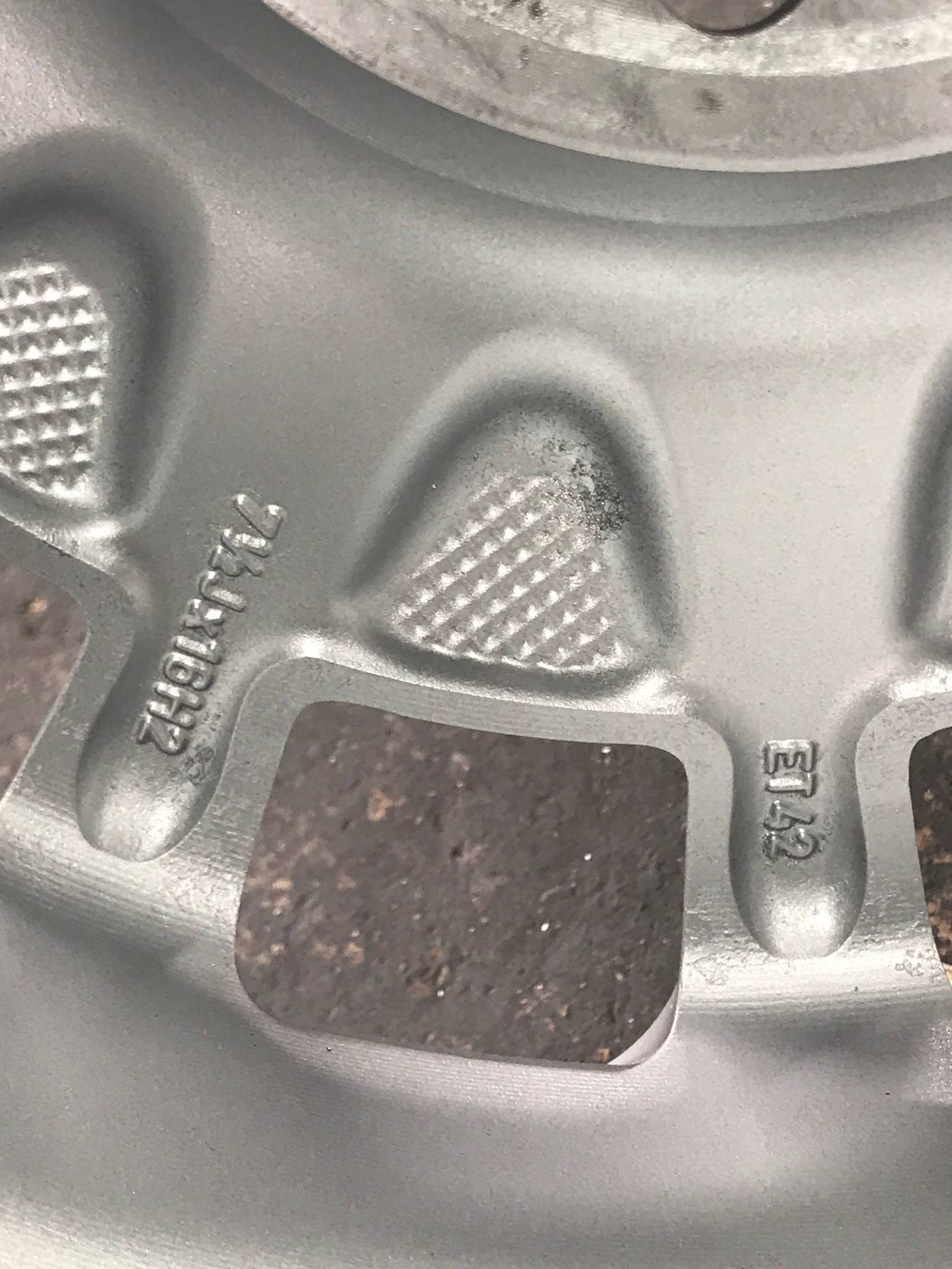 ล้อเบนซ์ ฝาเบียร์ 16 นิ้ว สภาพสวยเหมือใหม่เก๊บสีแล้ว