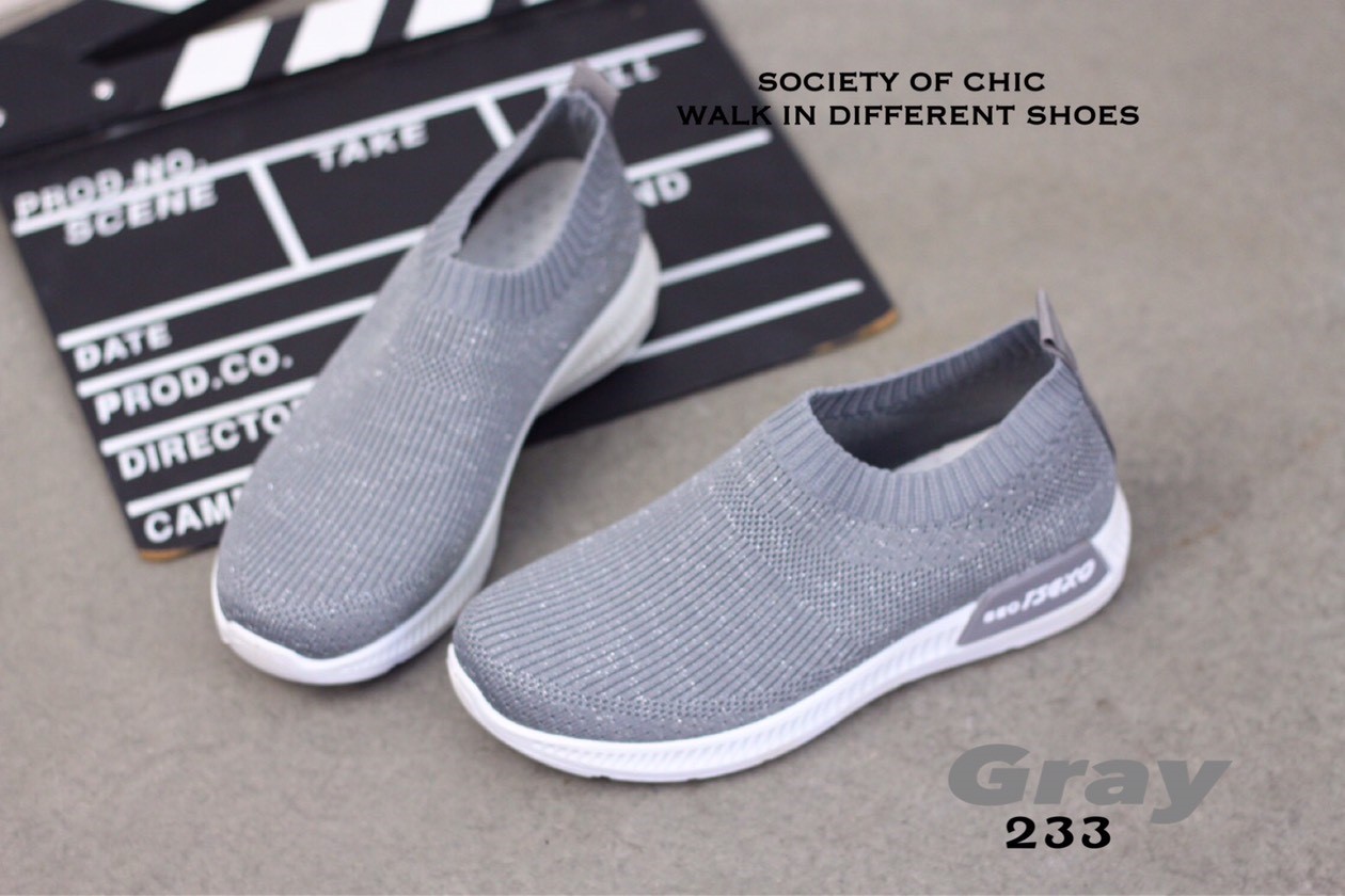 รองเท้าผ้าใบสวมผ้านิ่มแต่งขอบถุงเท้า (สีเทา)