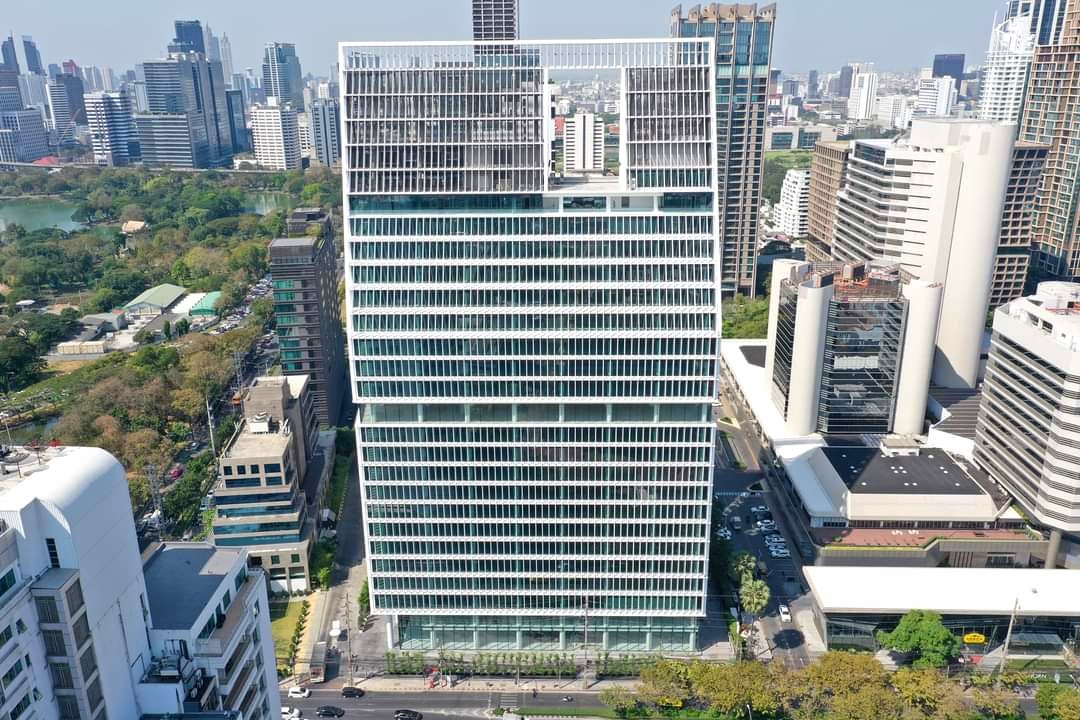 อาคารสำนักงาน 140 ไวร์เลส (140 Wireless) สำนักงานให้เช่า ย่านถนนวิทยุและถนนสารสิน ใกล้สวนลุมพินี เพียง 100 เมตร