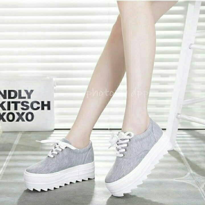 พร้อมส่ง : รองเท้าผ้าใบมัฟฟินเกาหลี (สีเทา)
