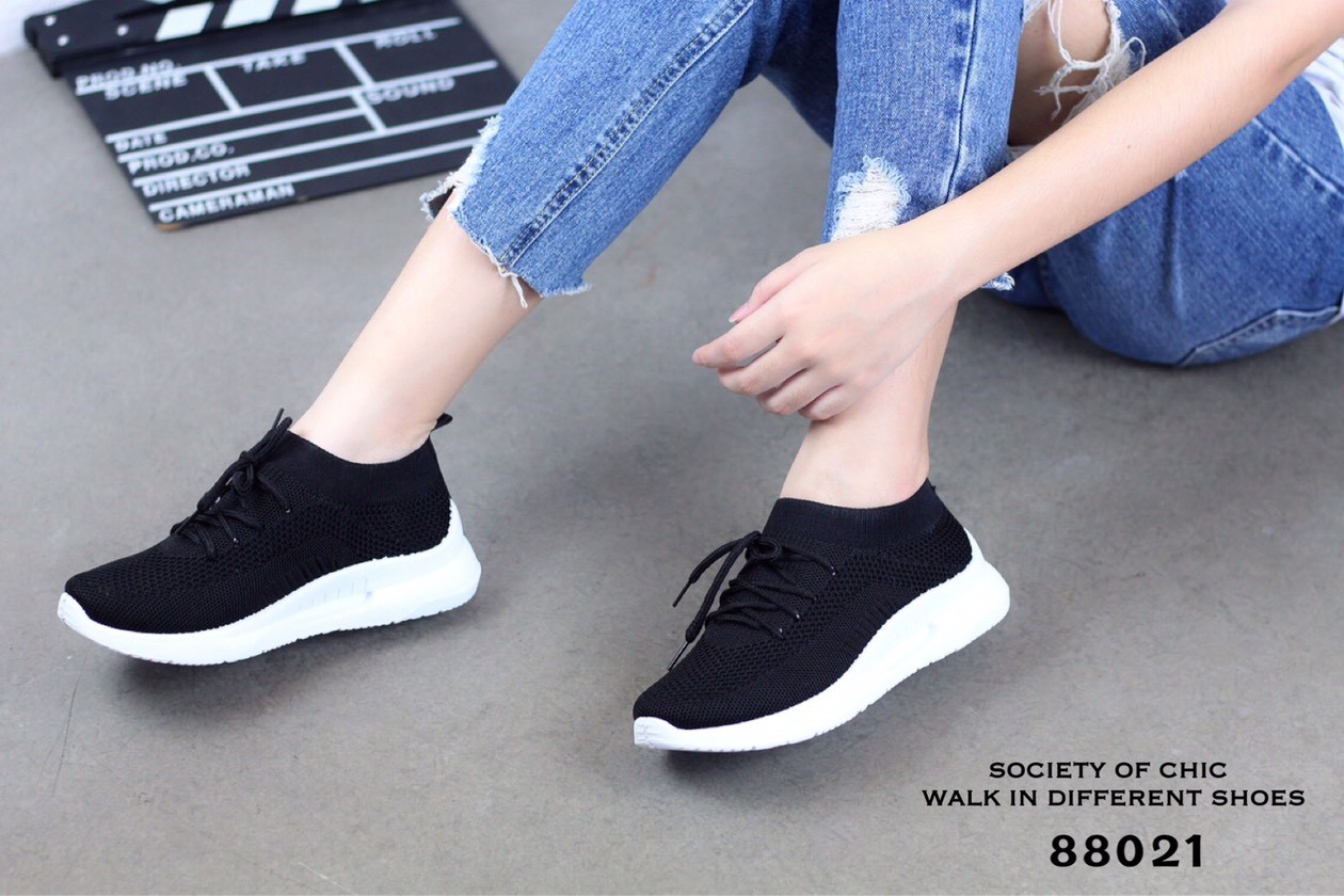 รองเท้าผ้าใบผ้ายืดขอบถุงเท้าสไตล์ Sport (สีขาว)