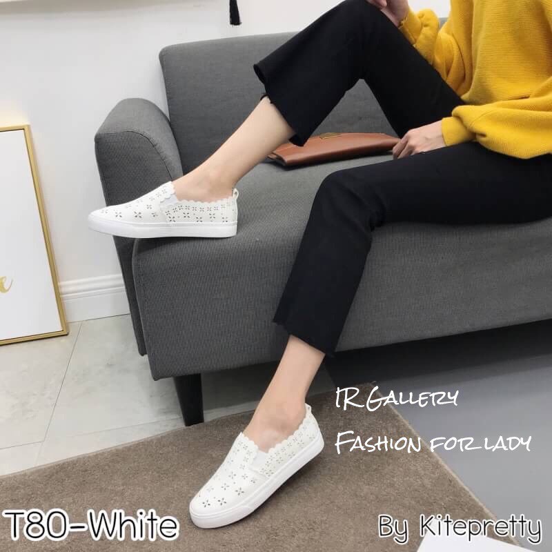 รองเท้าผ้าใบหนังนิ่มทรงสวมฉลุลาย