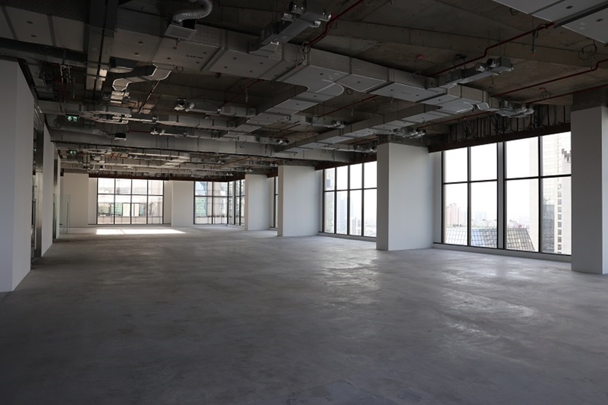 อาคารสำนักงานโครนอส สาทร (Kronos Sathorn office building) สำนักงานให้เช่าย่านถนนสาทร พระราม 4 กรุงเทพฯ ใกล้สวนลุมพินี เพียง 700 เมตร