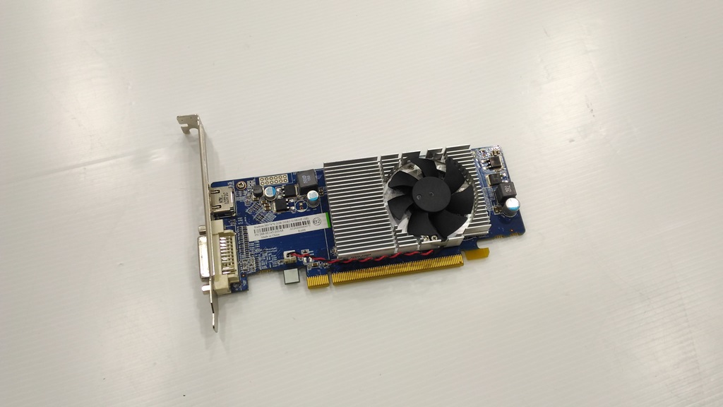 ATI HD7470 2GB. DDR-3 64Bit