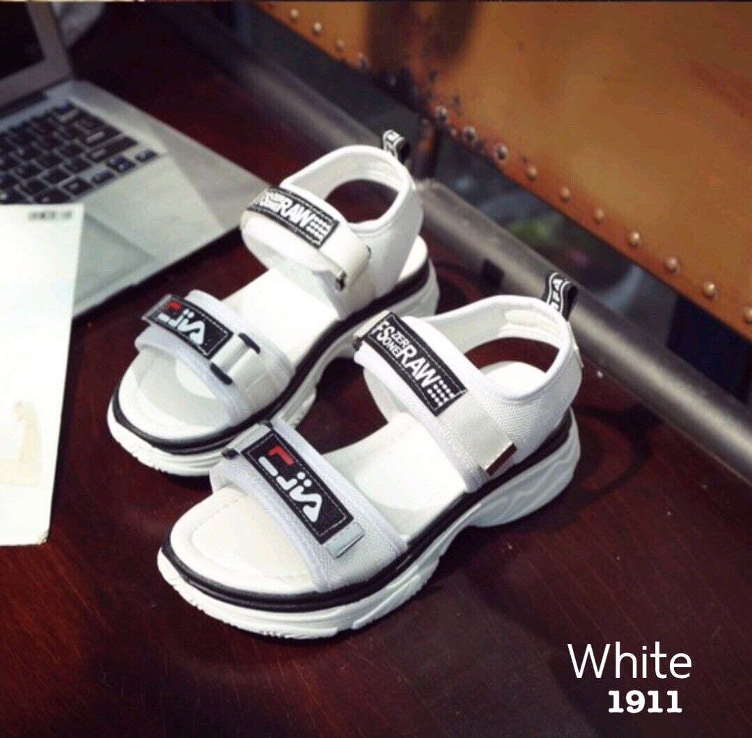 รองเท้าแตะลำลอง Style Fila (สีขาว)