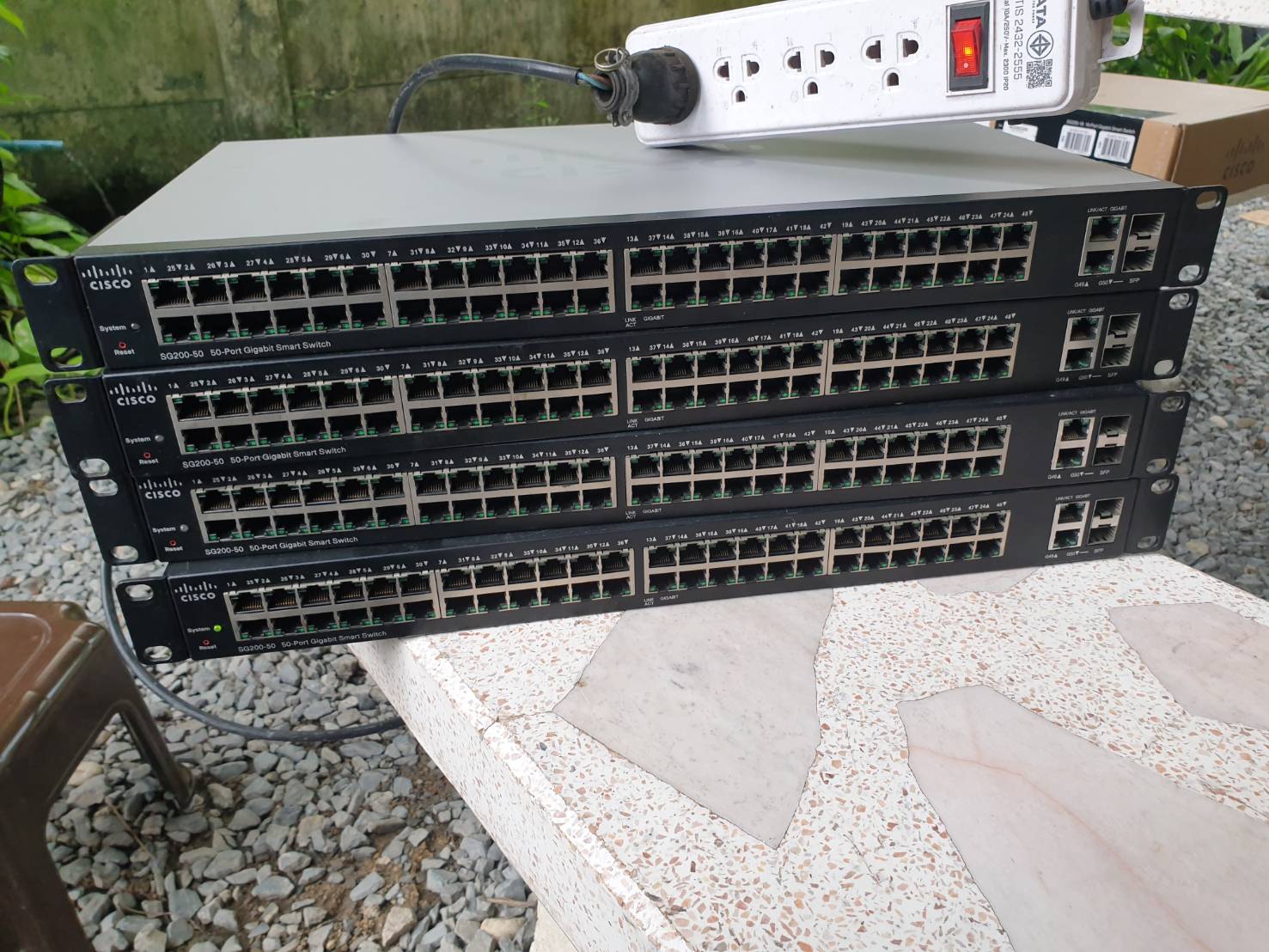Cisco SG200-50 Managed-L2 Gigabit Switch 48 port 2 Port SFP, 2Port mini-Gbic รองรับ Trunking,QOS และ WebView มี 4 คัว