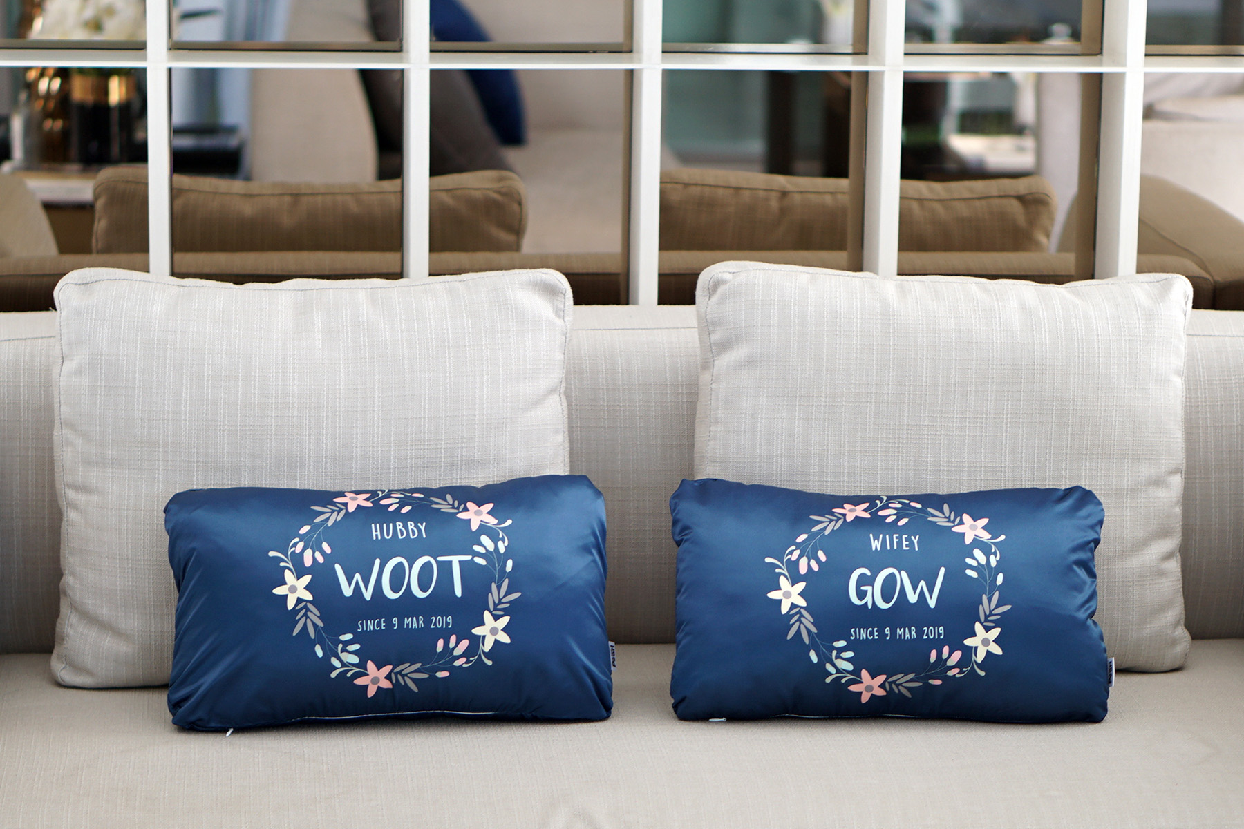 หมอนอิงทรงสี่เหลี่ยมยาว Navy - Floral Frame - Blue (ราคาต่อใบ)