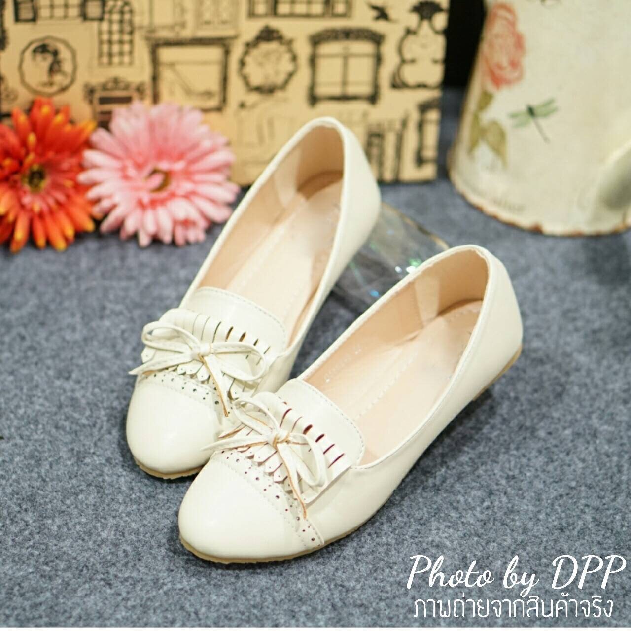 พร้อมส่ง : รองเท้าส้นแบนสไตล์ Moccasin (สีครีม)