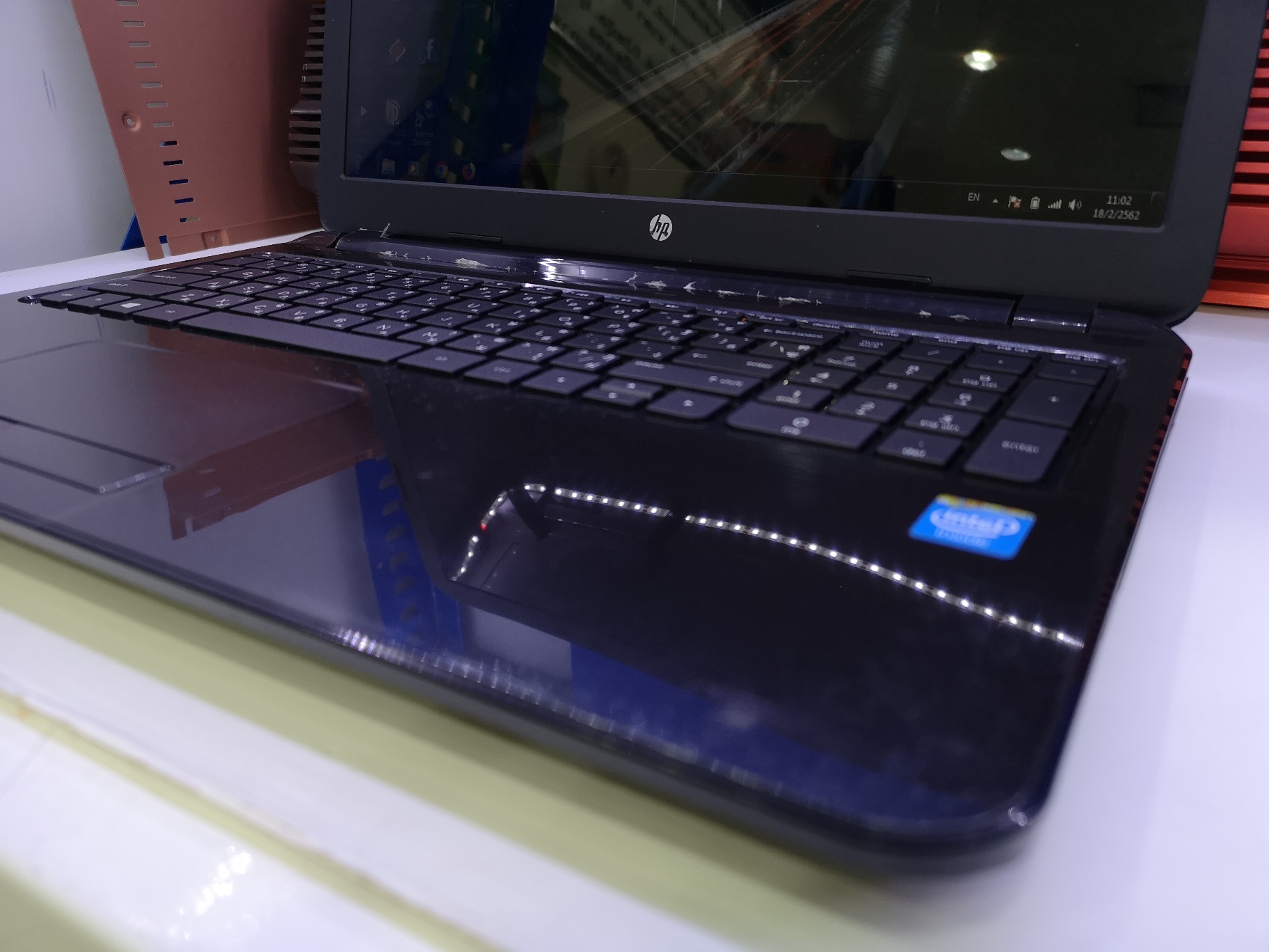 HP 15-r031ds มีตำหนิ