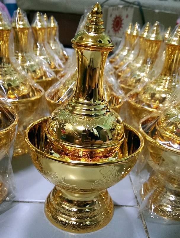 กรวดน้ำพลาสติก