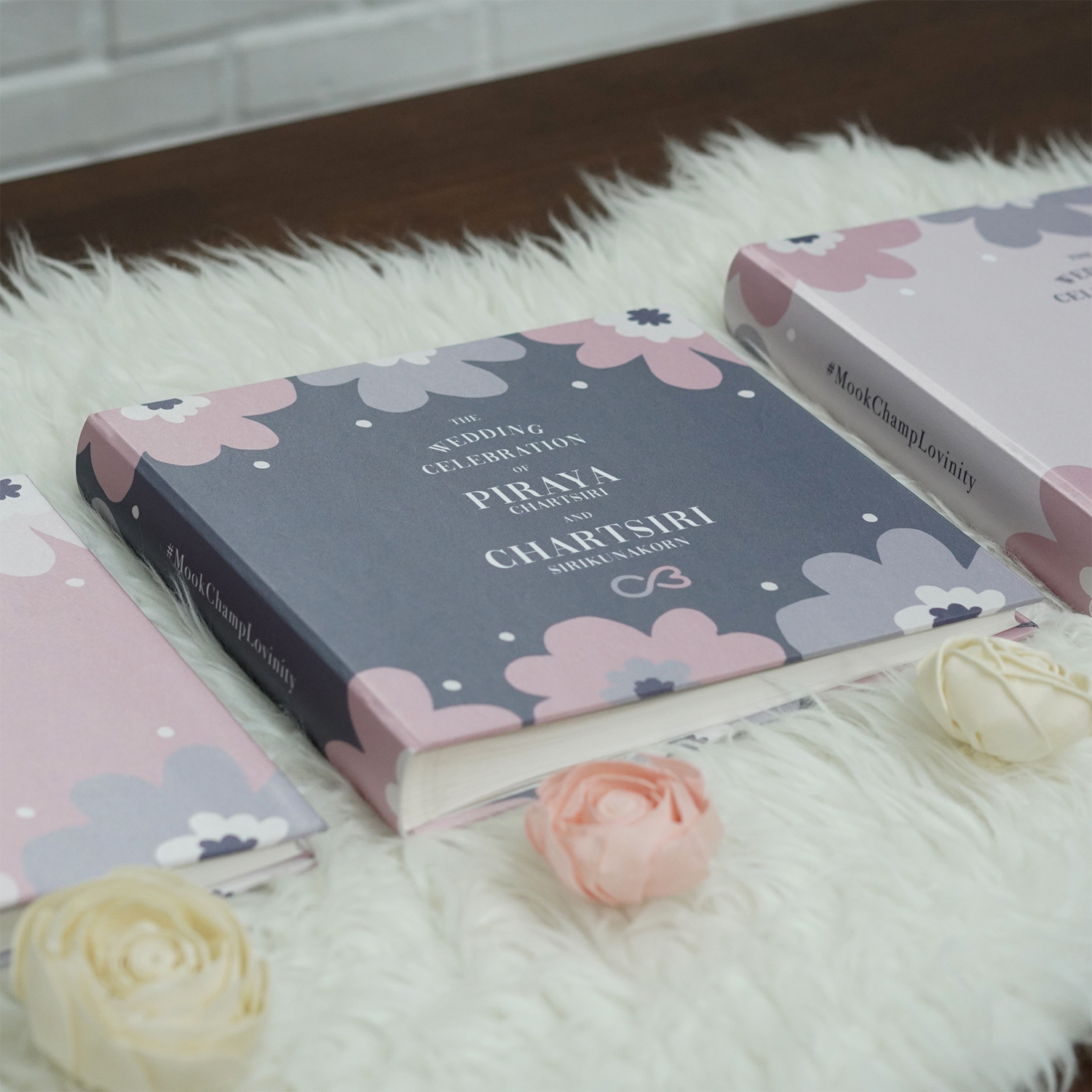 สมุดเซ็น สมุดอวยพร แบบสั่งทำใส่ชื่อ ลาย Big Flower