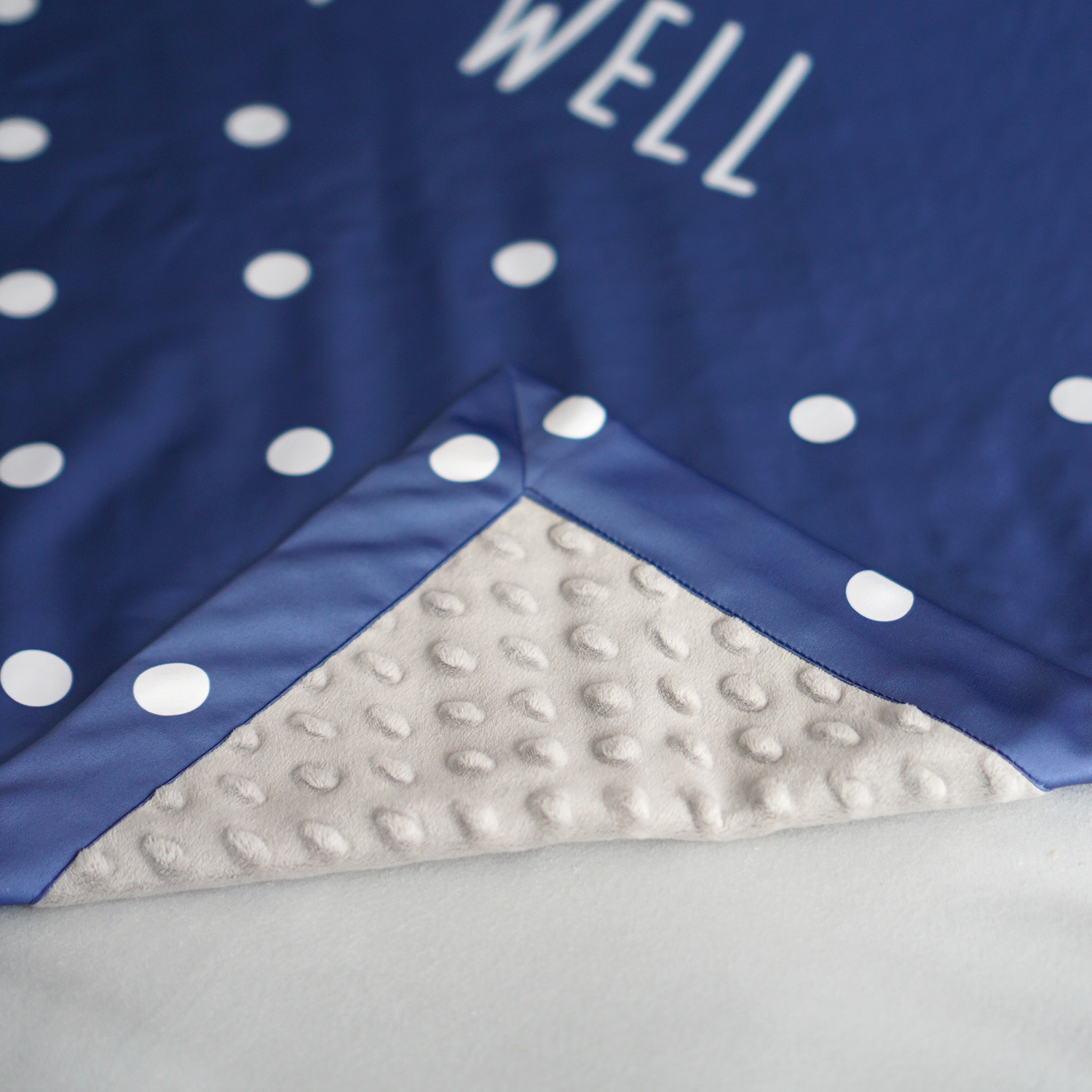 ผ้าห่ม ใส่ชื่อ ลาย Polka dot - Navy