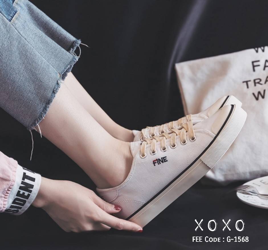 รองเท้าผ้าใบ Style Fine (สีขาว)