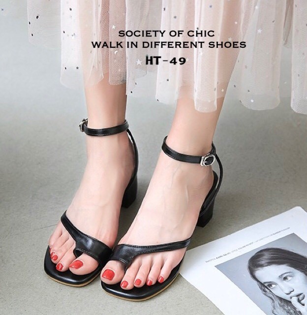 รองเท้าส้นเตี้ยสายคาดโป้ง (สีดำ)