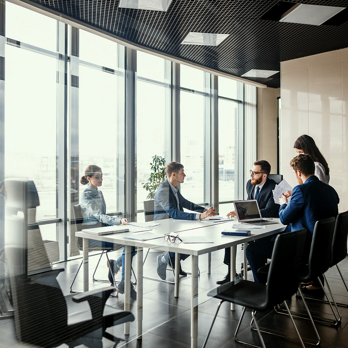 ให้เช่าอาคารสำนักงานติดถนนวิทยุ ใกล้สวนลุมพีนี และใกล้รถไฟฟ้า BTS เพลินจิต 600 เมตร 208 WIRELESS ROAD BUILDING | BANGKOK