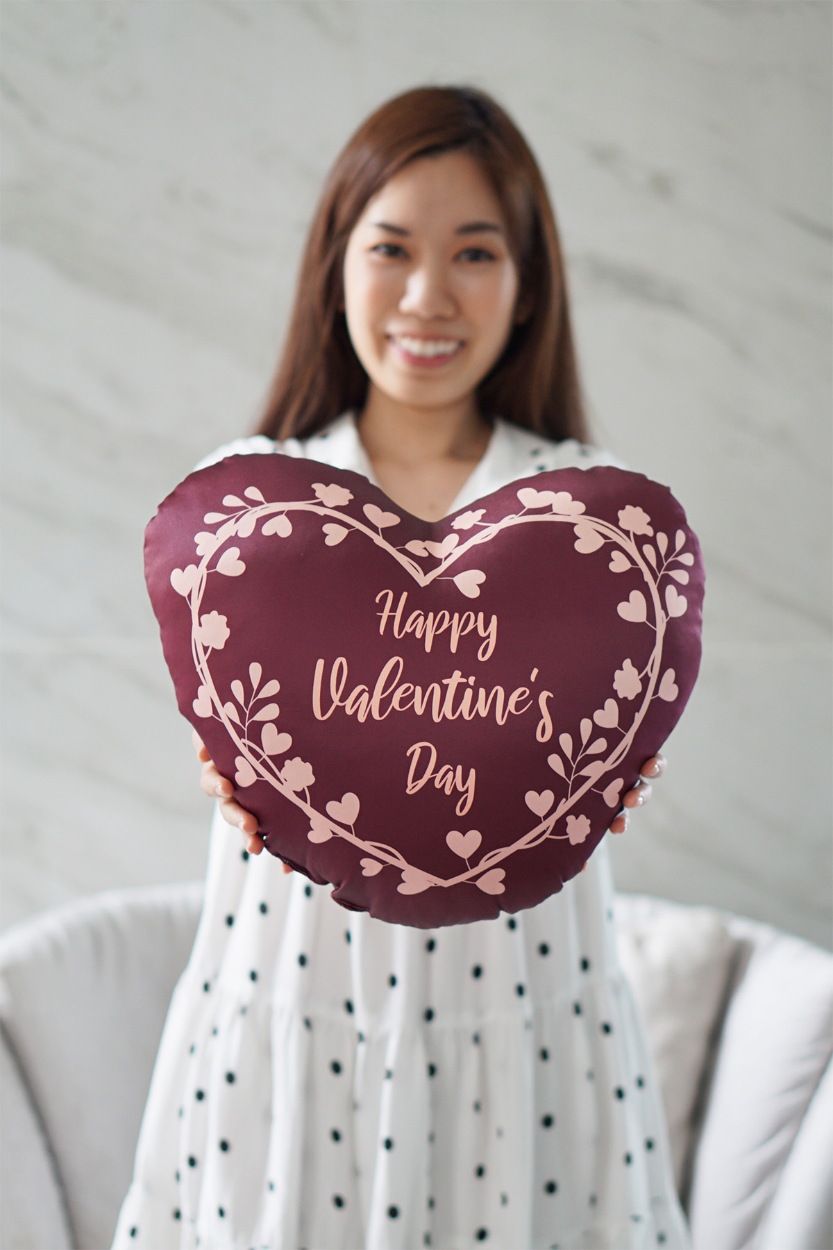 หมอนสั่งทำข้อความ ทรงรูปหัวใจ ลาย Valentine's - Burgundy