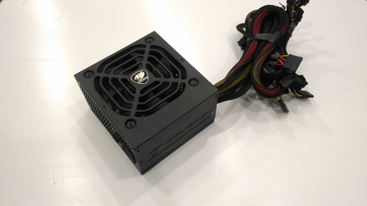 COUGAR STX 750W (80+ WHITE)