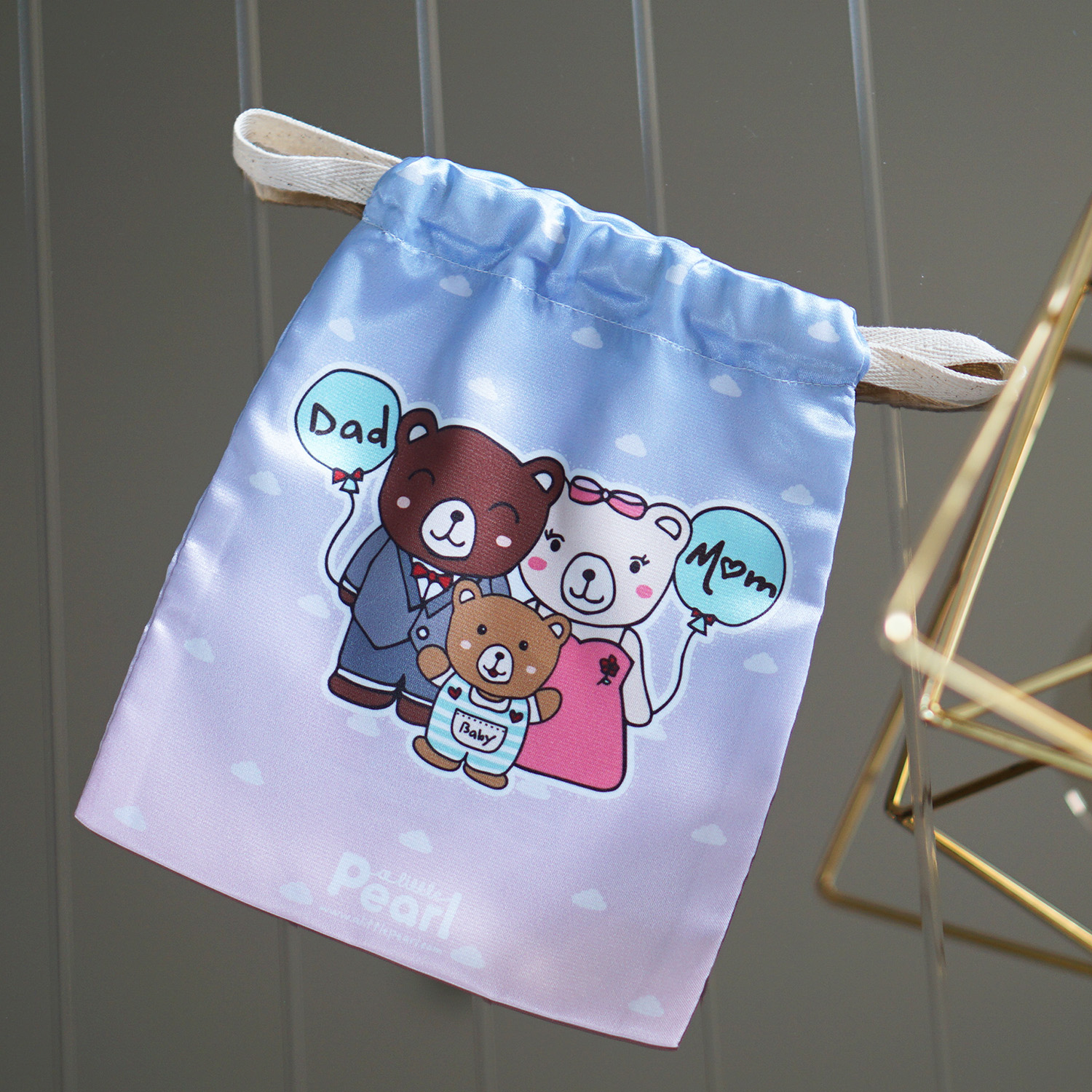 ผ้าคลุมให้นม สั่งทำใส่ชือ ลายครอบครัวหมี - Blue Pink
