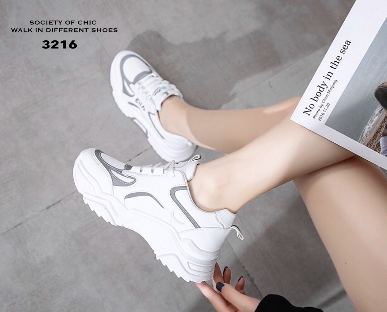 รองเท้าผ้าใบแฟชั่นทรงSportแต่งลาย (สีดำ)