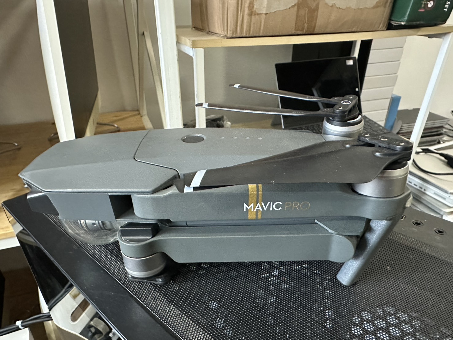 โดรน DJI Mavic Pro + อุปกรณ์ควบคุม