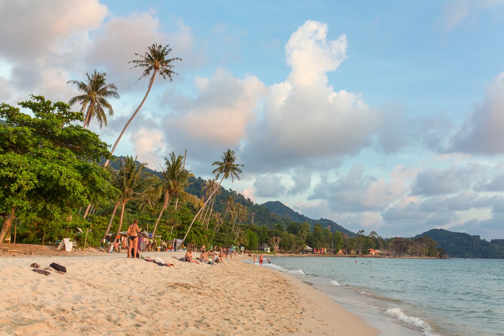 ขายรีสอร์ทหรู ระดับ 4 ดาว ใกล้หาดคลองพร้าว เกาะช้าง จ.ตราด