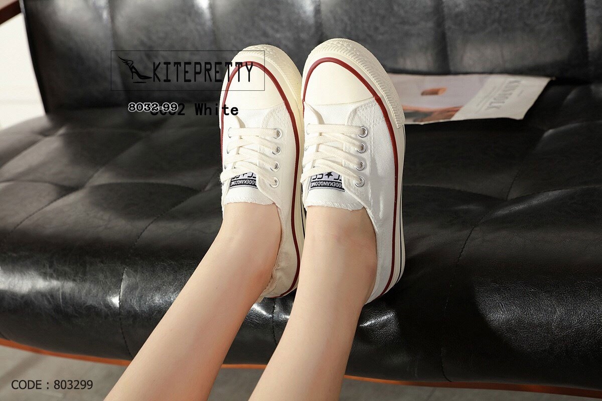 รองเท้าผ้าใบแคนวาสเรียบ (สีดำ)