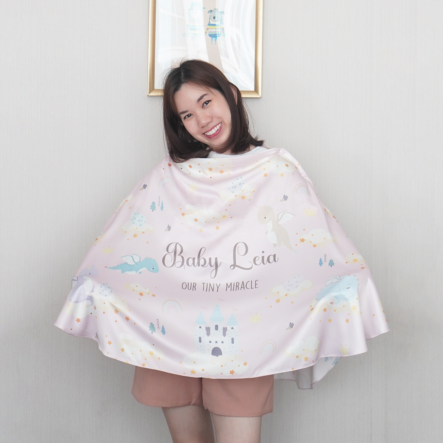 ผ้าคลุมให้นม 3in1 (รุ่นมีกระดุม ถอดโครงได้) แบบสั่งทำใส่ชื่อ ลาย Dragon - Pink