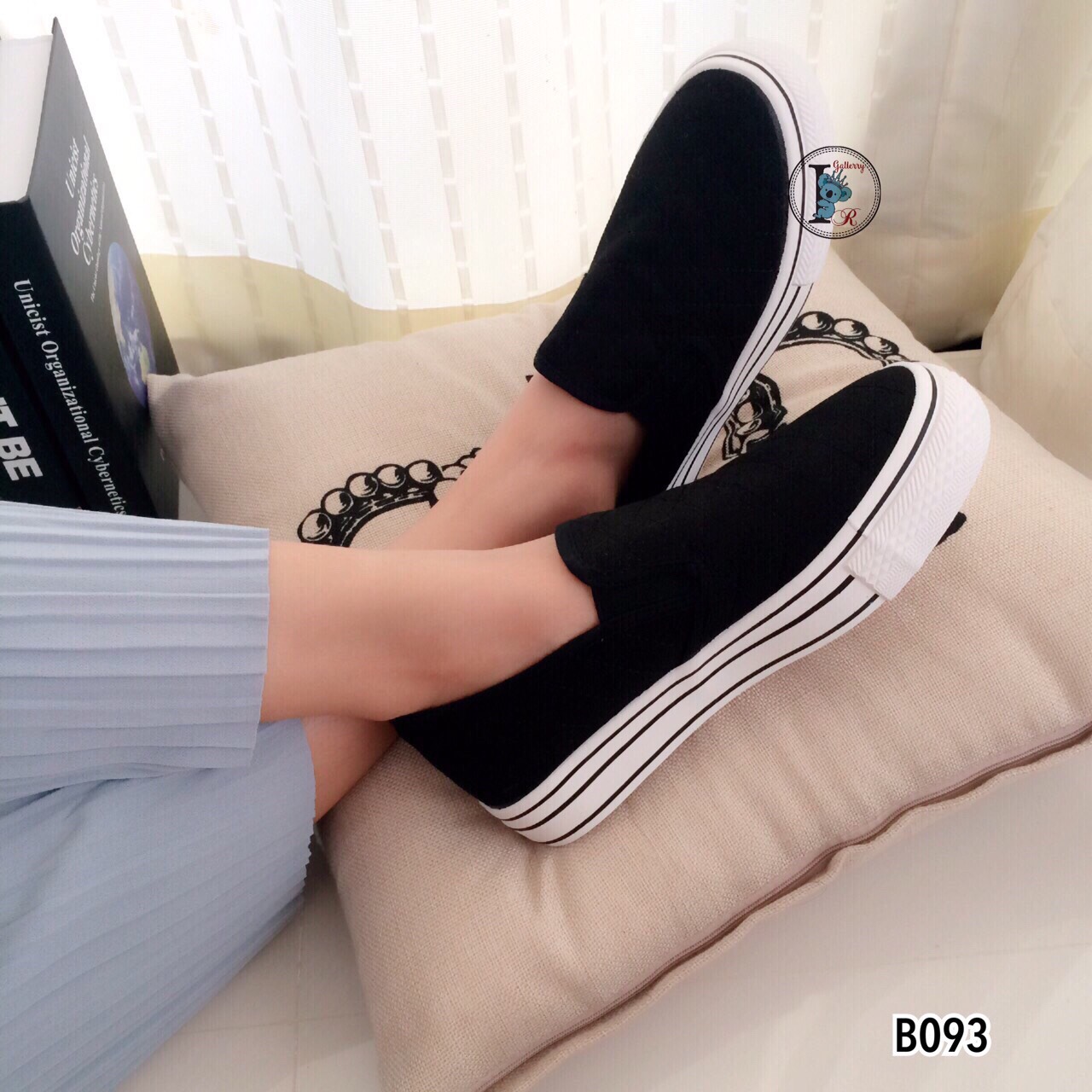 รองเท้าสไตล์ Vans Slip On (สีดำ)