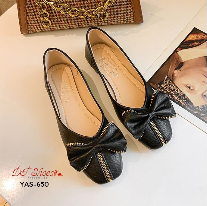 รองเท้าคัทชูส้นแบนแต่งโบว์ซิป (สีเบจ)